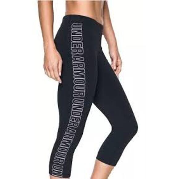 Under Armour Black Graphic Cropped Capri Leggings Women's - Picture 1 of 7